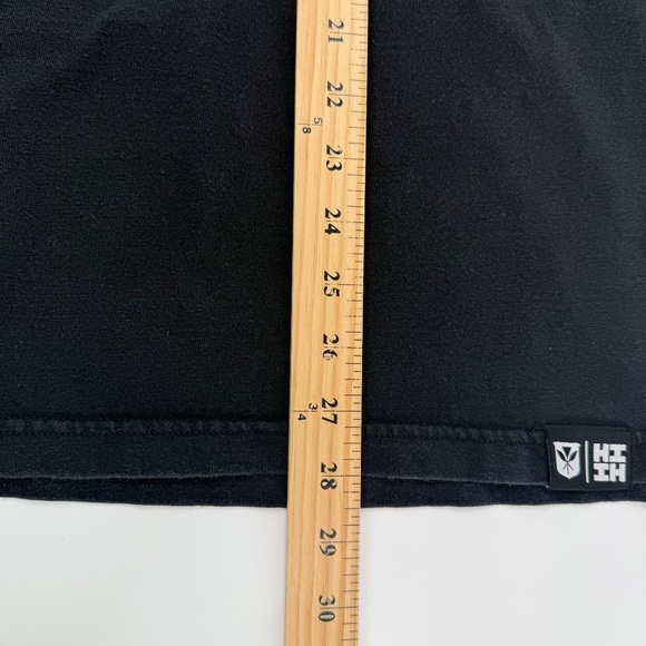 Hawaiis Finest T Shirt Men Large Black Faded Tribal Logo Graphic 2018 Crew Neck - Picture 9 of 10